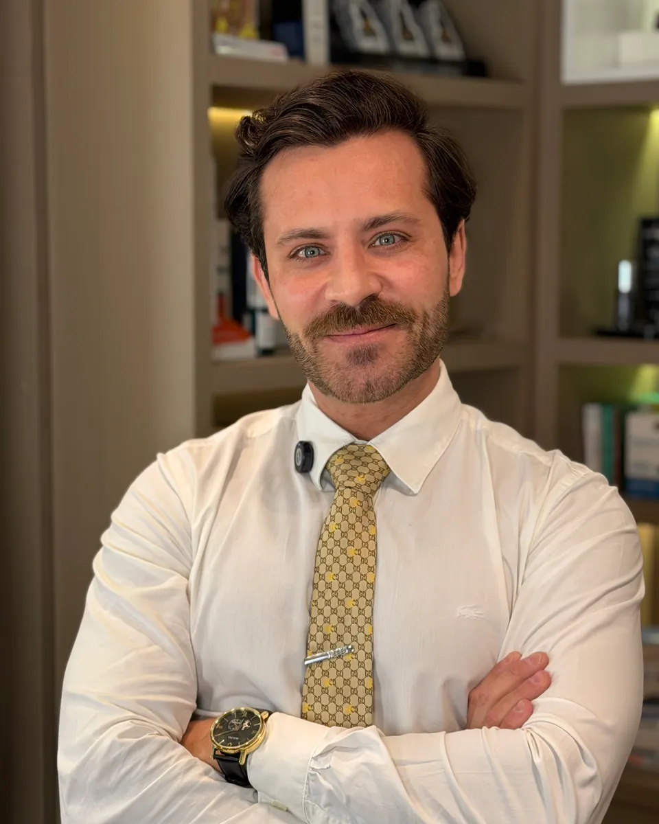 Dr. Guilherme Valério no centro cirúrgico